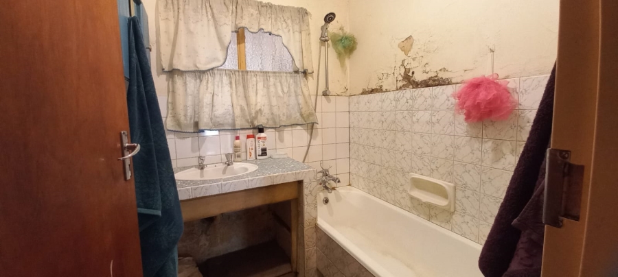 3 Bedroom Property for Sale in Roosheuwel Ext 2 North West
